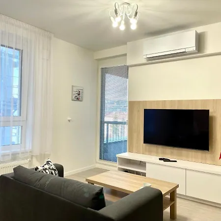 Top Apartment *