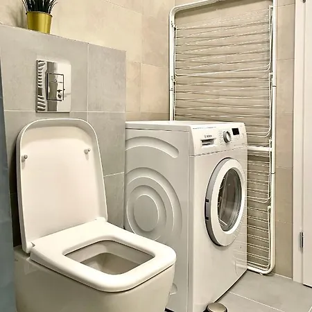 Top Apartment *